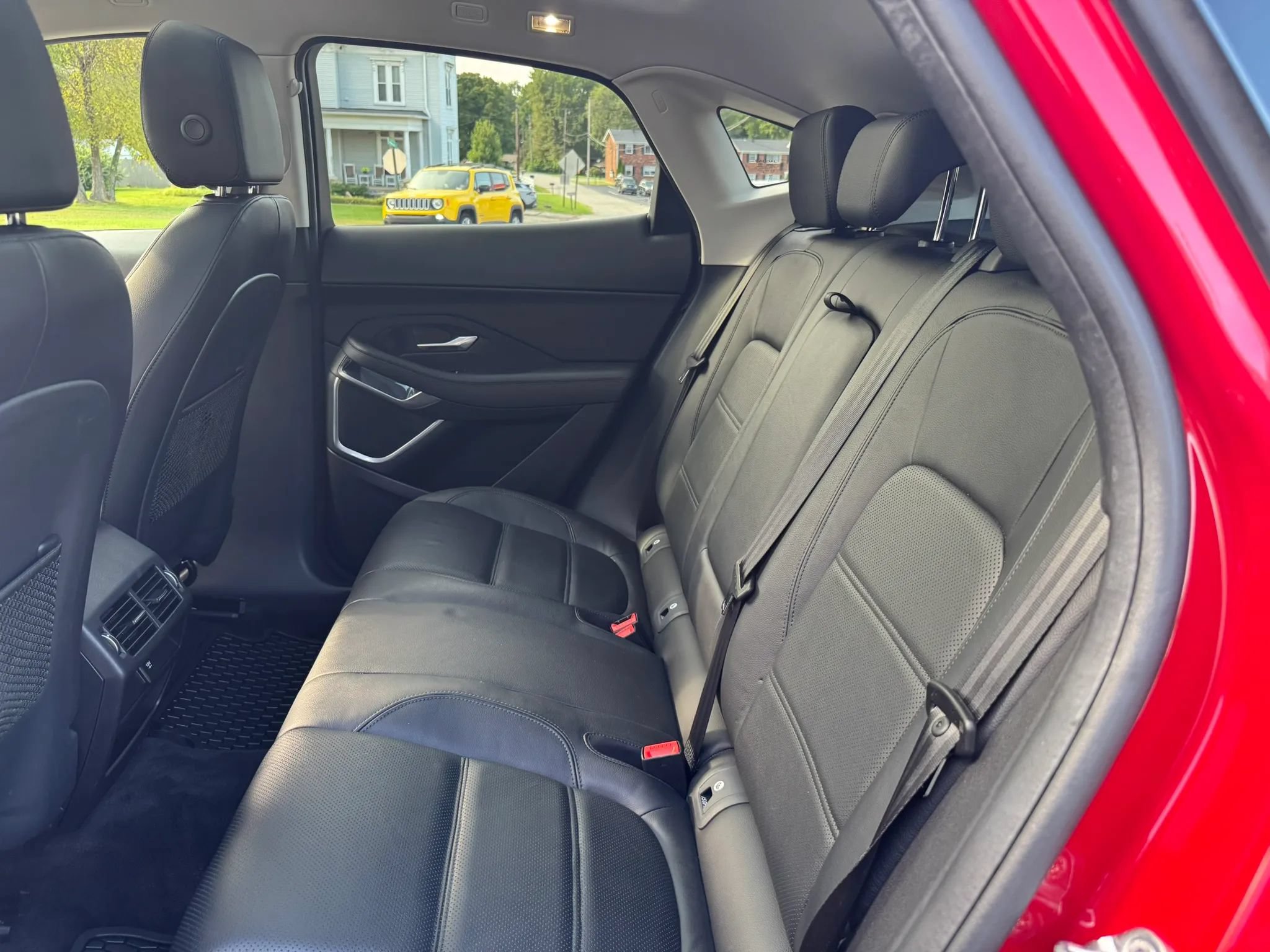Used 2020 Jaguar E-PACE SE AWD/4WD image 31