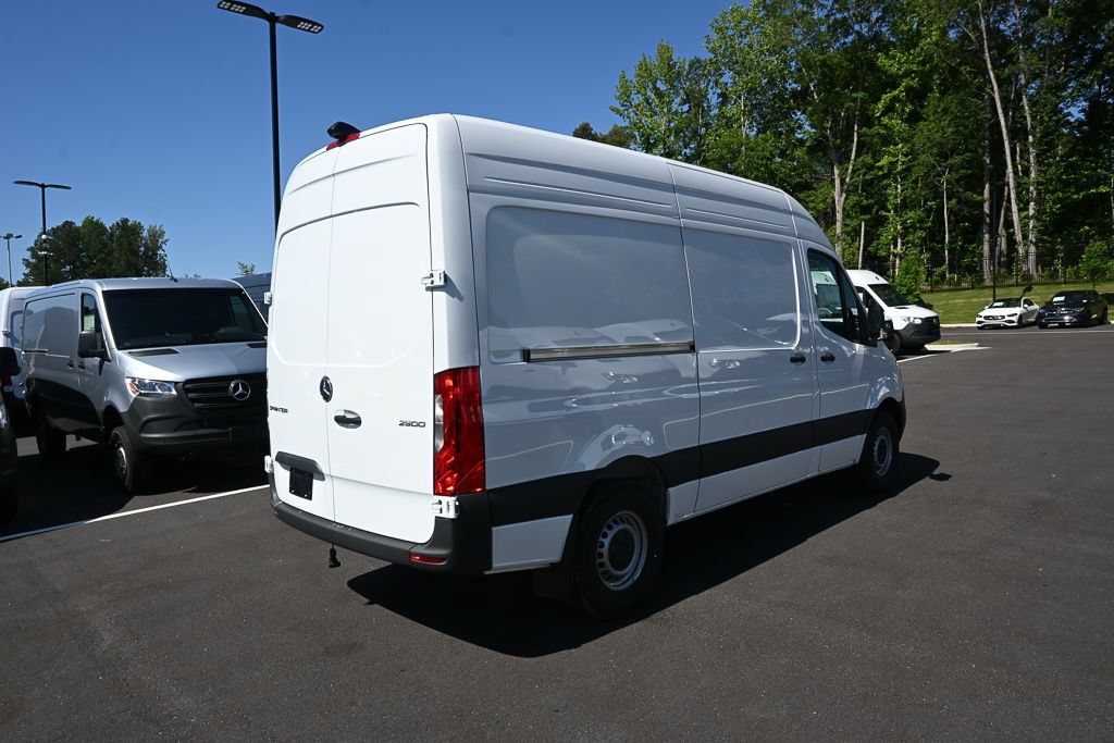 Used 2025 Mercedes-Benz Sprinter 2500 image 25