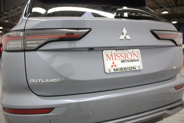 New 2026 Mitsubishi Outlander SE image 4