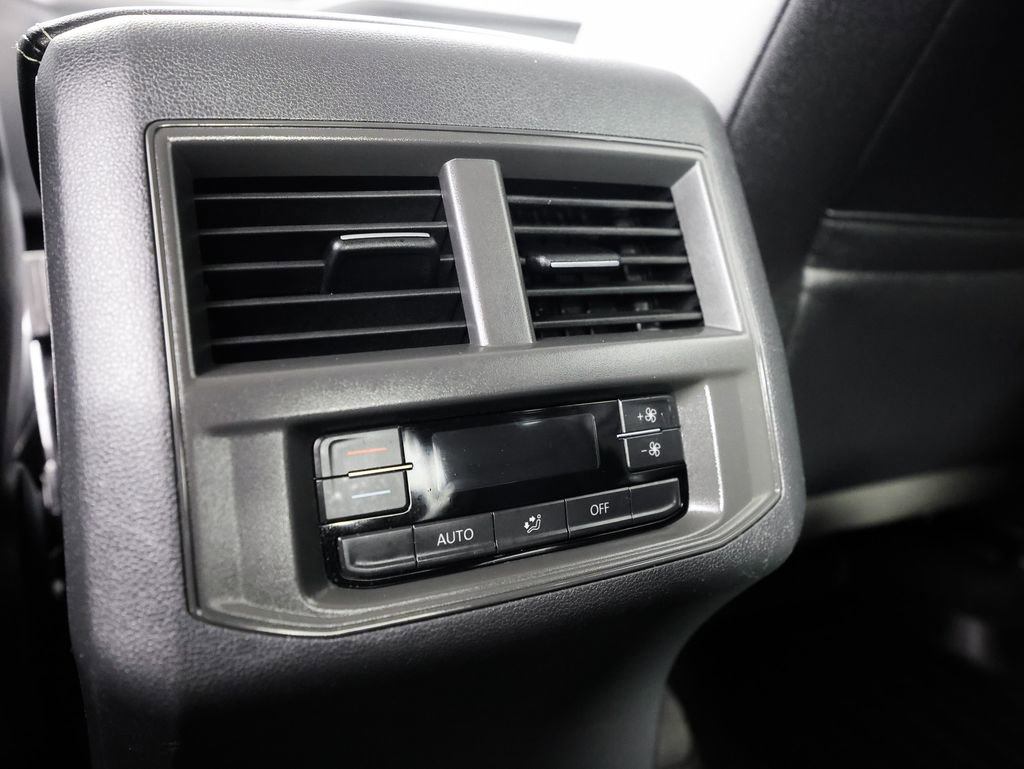 Used 2021 Volkswagen Atlas SE image 19