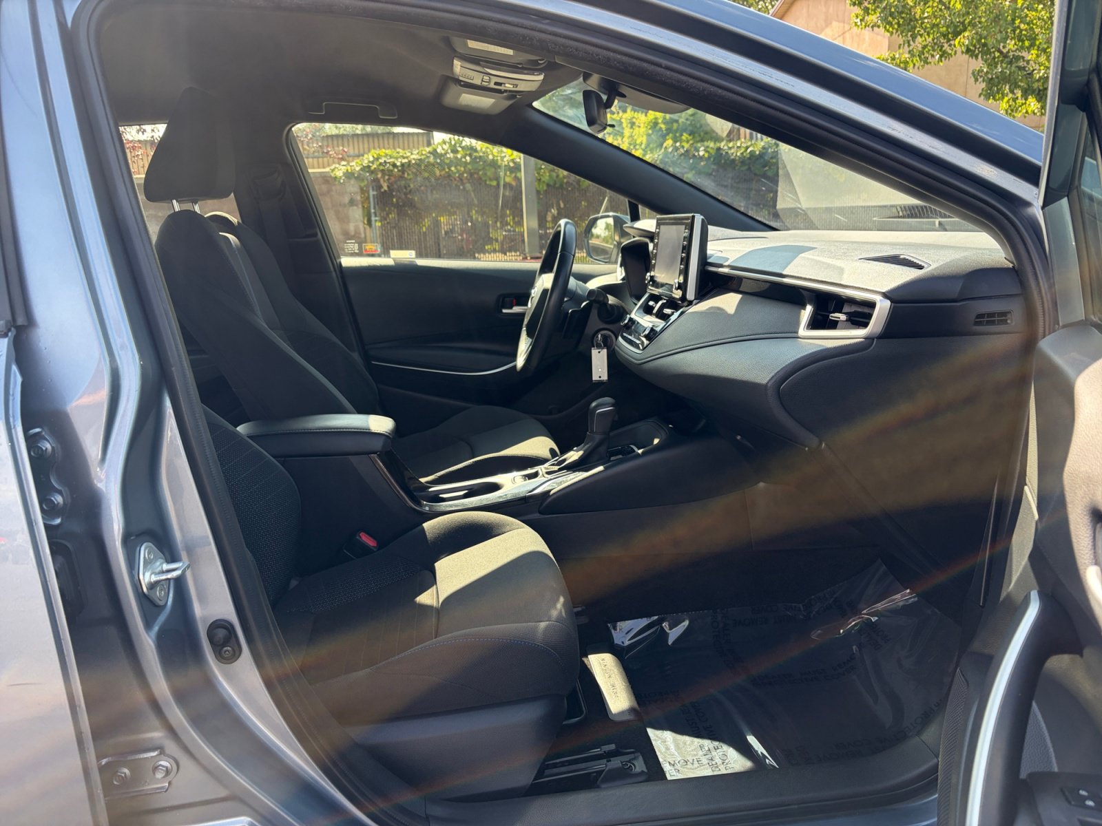 Used 2020 Toyota Corolla SE w/ Carpet Mat Package (TMS) FWD image 29