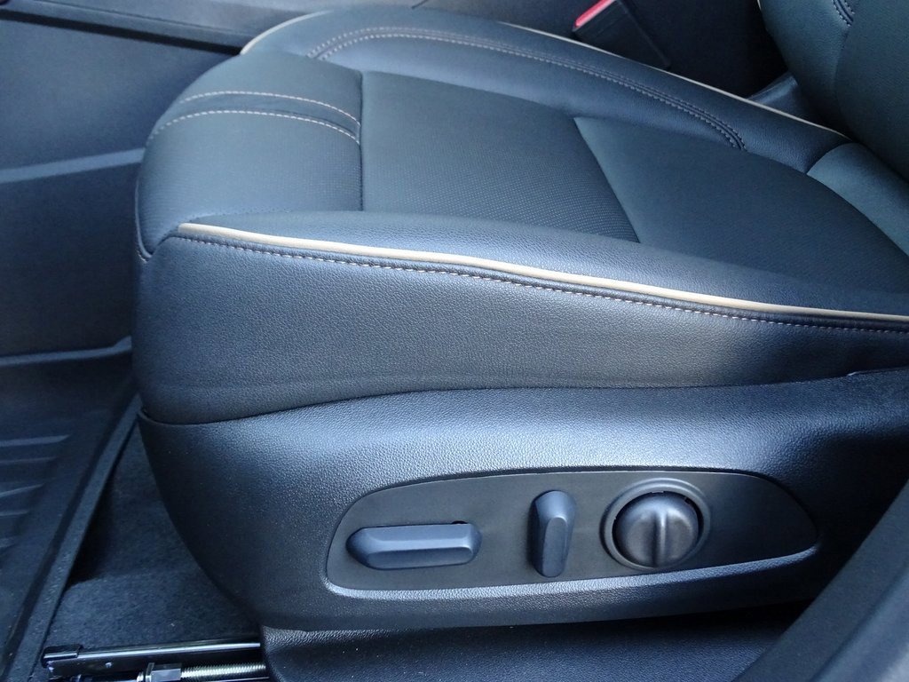 Used 2025 Chevrolet Blazer Premier w/ Enhanced Convenience Package image 18