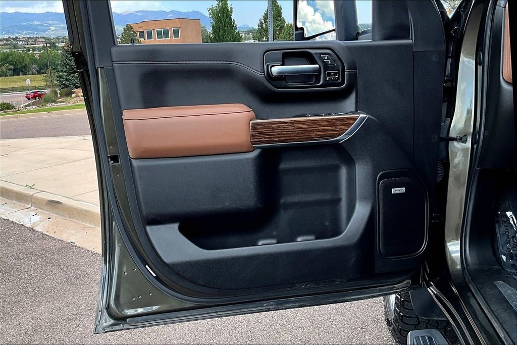 Used 2022 Chevrolet Silverado 3500 High Country w/ Technology Package image 18