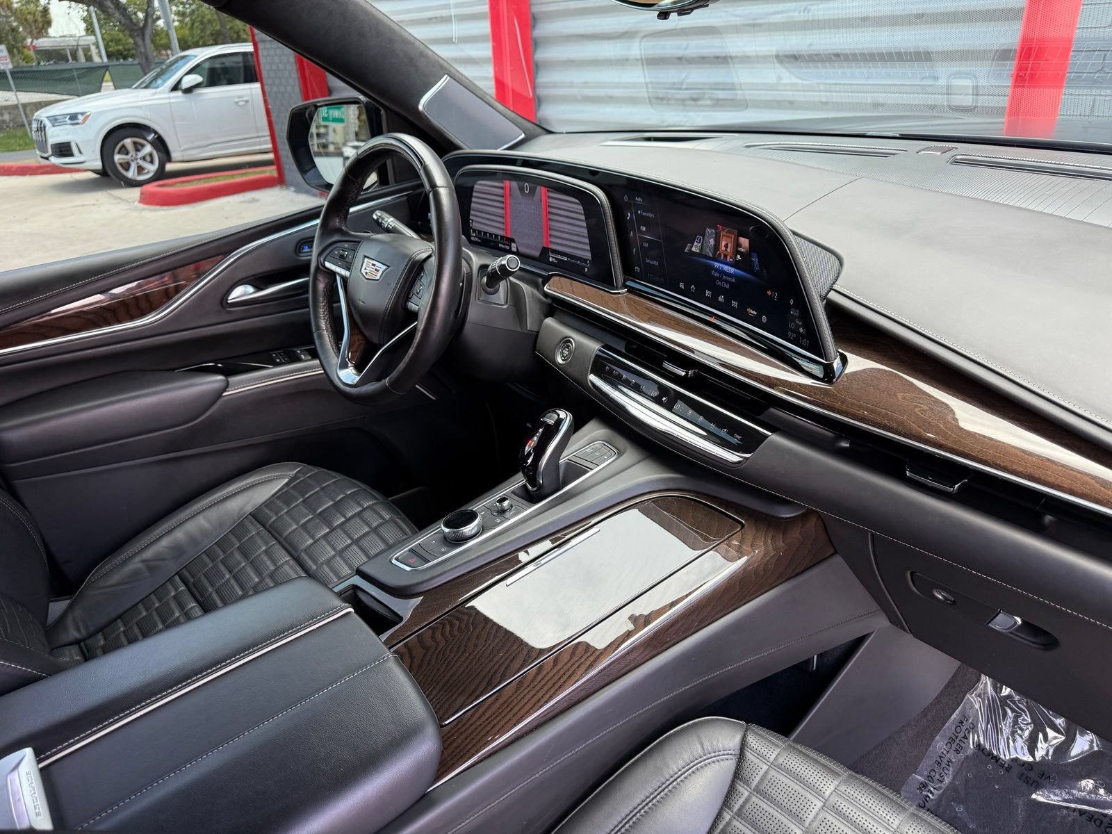 Used 2023 Cadillac Escalade Sport Platinum RWD image 37