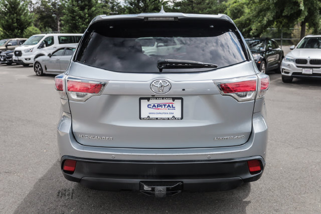 Used 2015 Toyota Highlander Limited Platinum AWD/4WD image 10