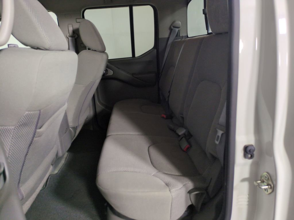Used 2016 Nissan Frontier SV image 22