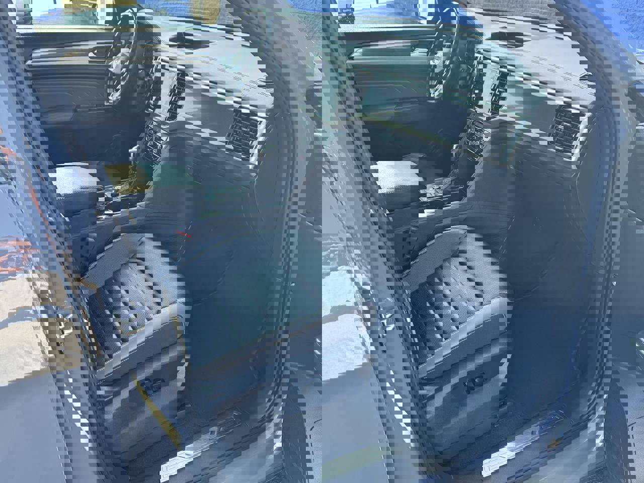 Used 2022 Volkswagen Atlas Cross Sport SEL Premium R-Line image 24