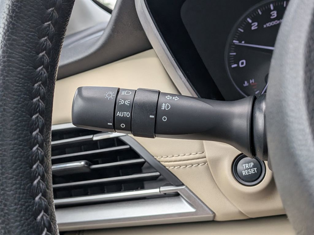 Used 2020 Subaru Legacy Limited image 30