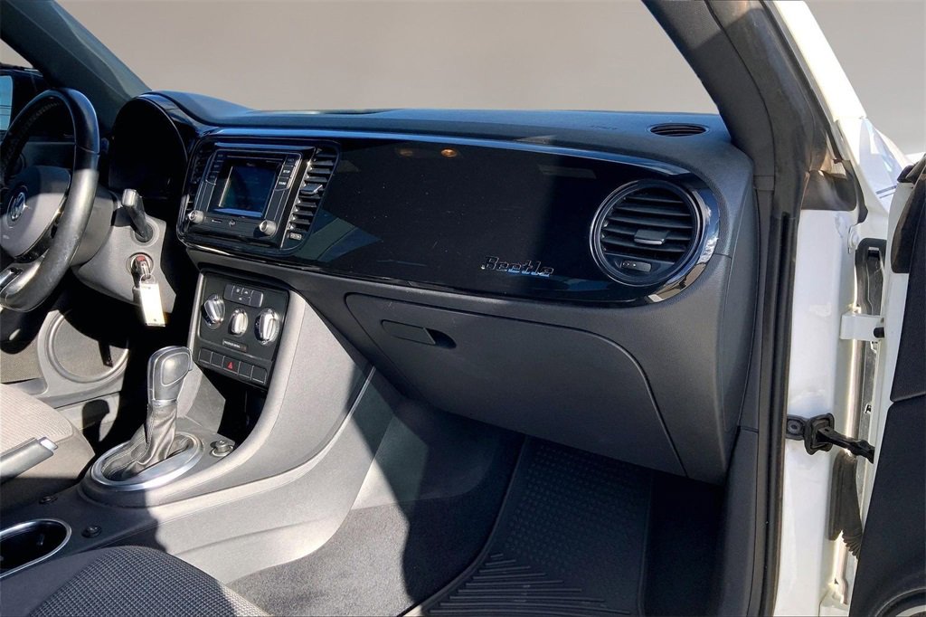 Used 2017 Volkswagen Beetle 1.8T S image 16