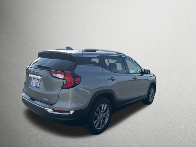 Used 2024 GMC Terrain SLT AWD/4WD image 5