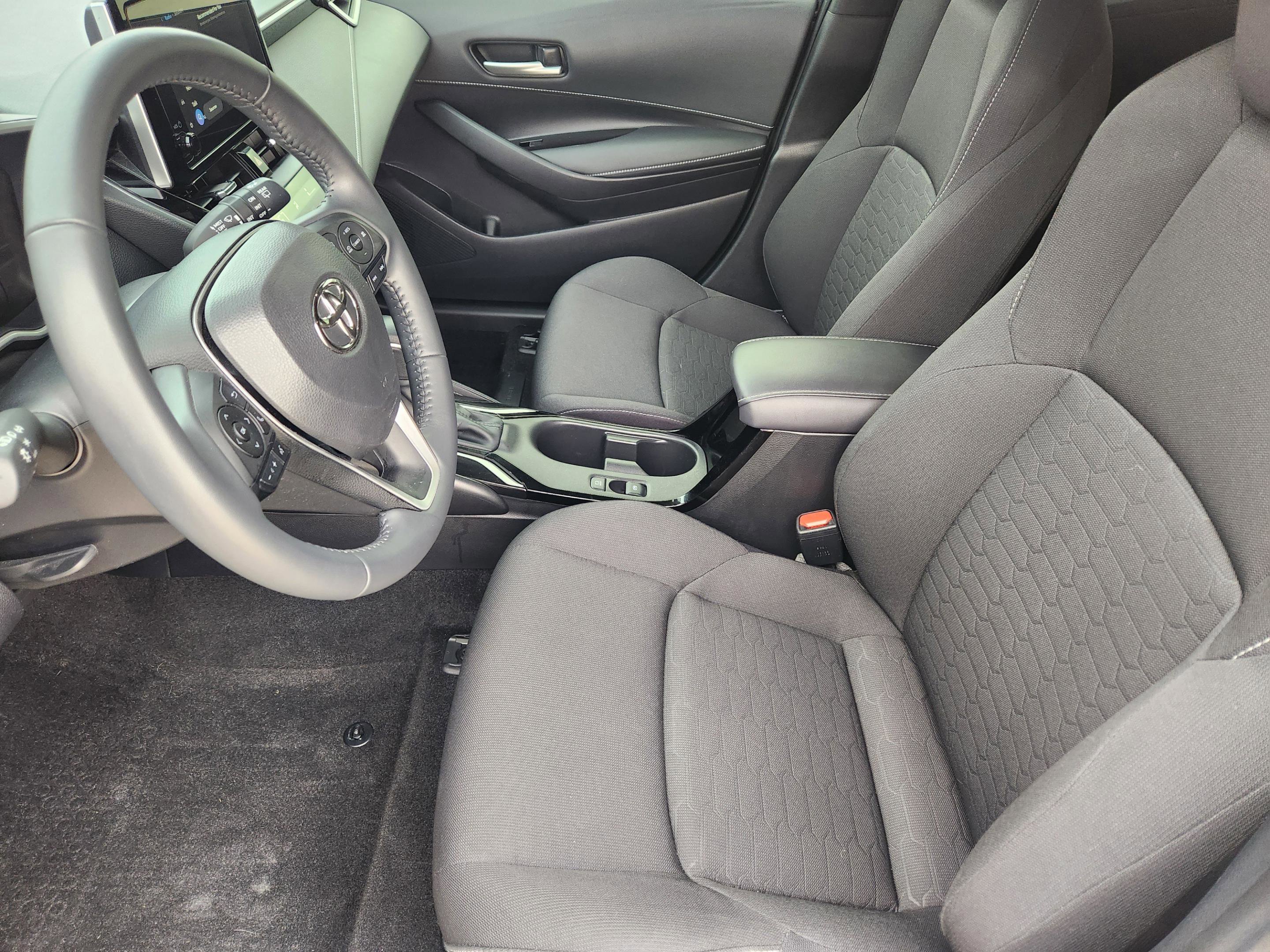 Used 2025 Toyota Corolla Hatchback image 13