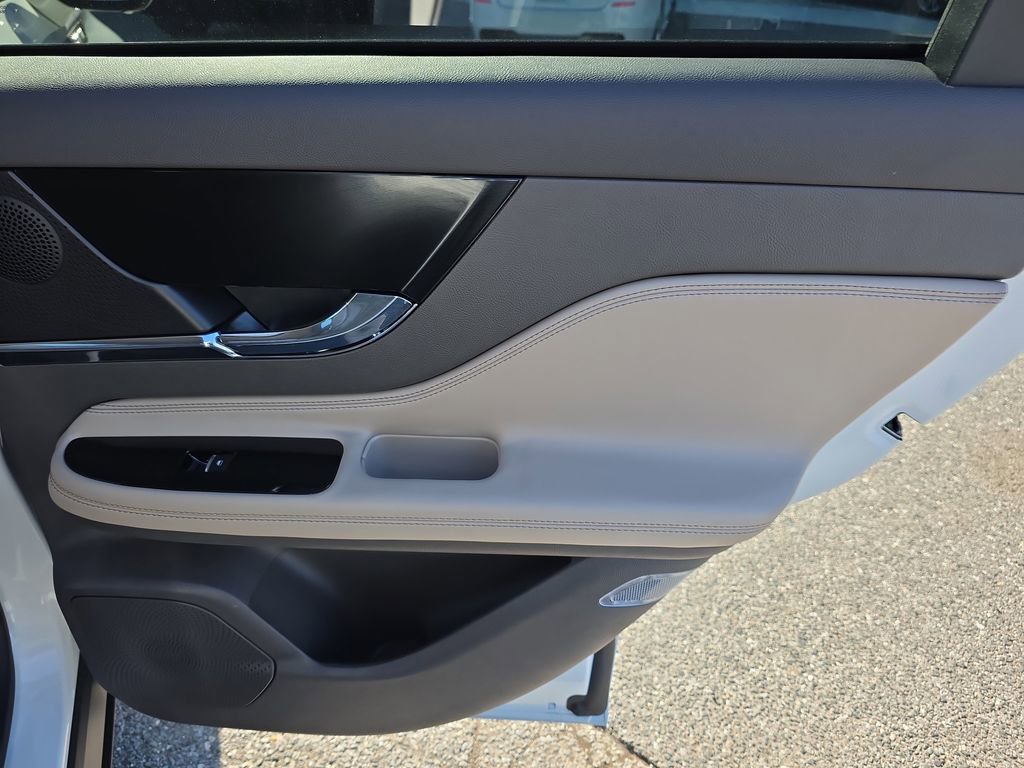 Used 2023 Lincoln Corsair Grand Touring w/ Equipment Group 301A image 14