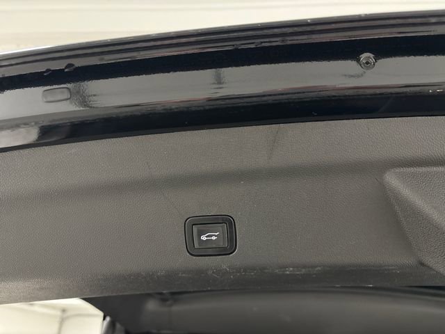 Used 2021 Chevrolet Suburban RST image 30