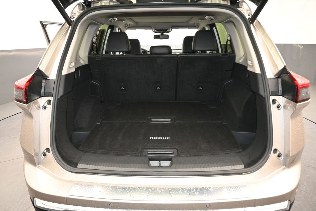Certified 2026 Nissan Rogue Platinum w/ Platinum Premium Package AWD/4WD image 14