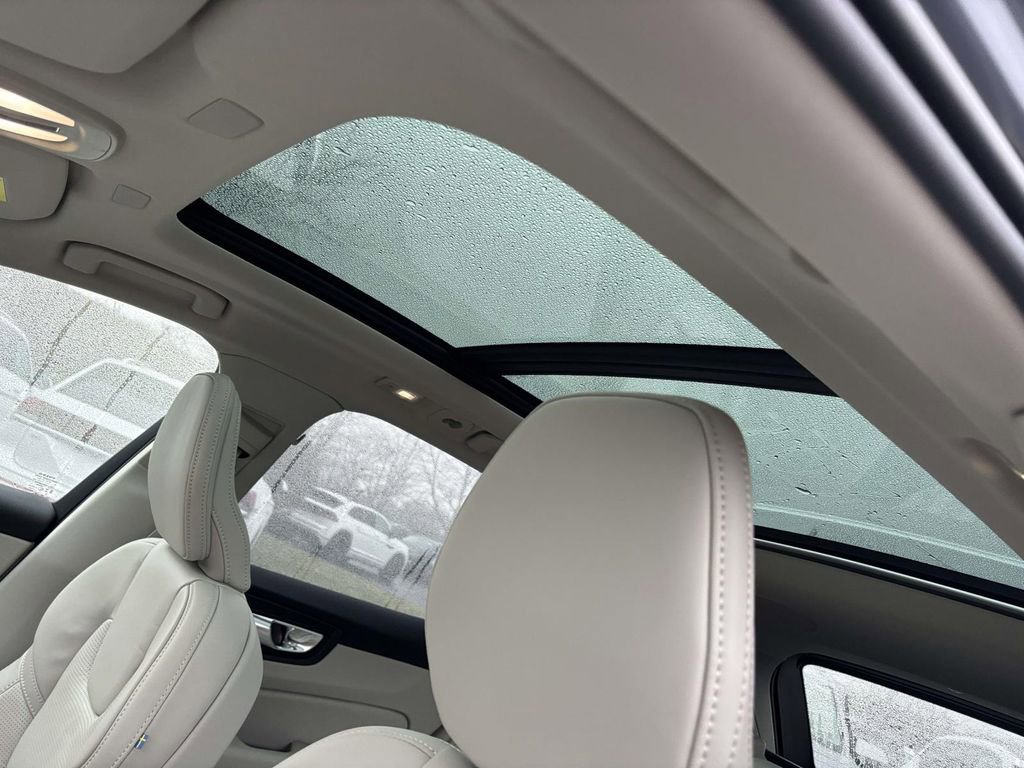 New 2026 Volvo XC60 B5 Ultra w/ Protection Package Premier image 24