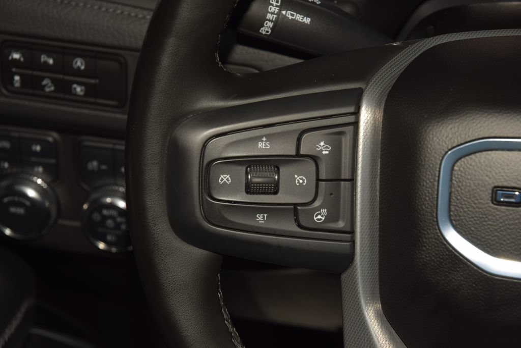 Used 2024 GMC Yukon XL Denali AWD/4WD image 39