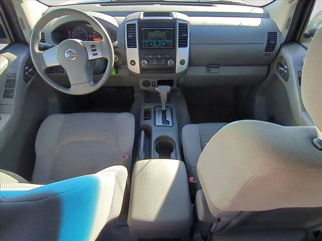 Used 2012 Nissan Frontier SV image 17