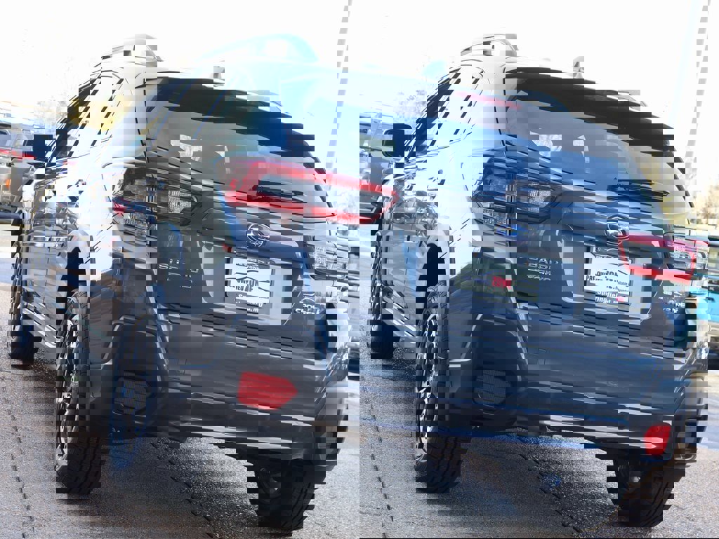 Used 2021 Subaru Crosstrek 2.0i Premium image 4