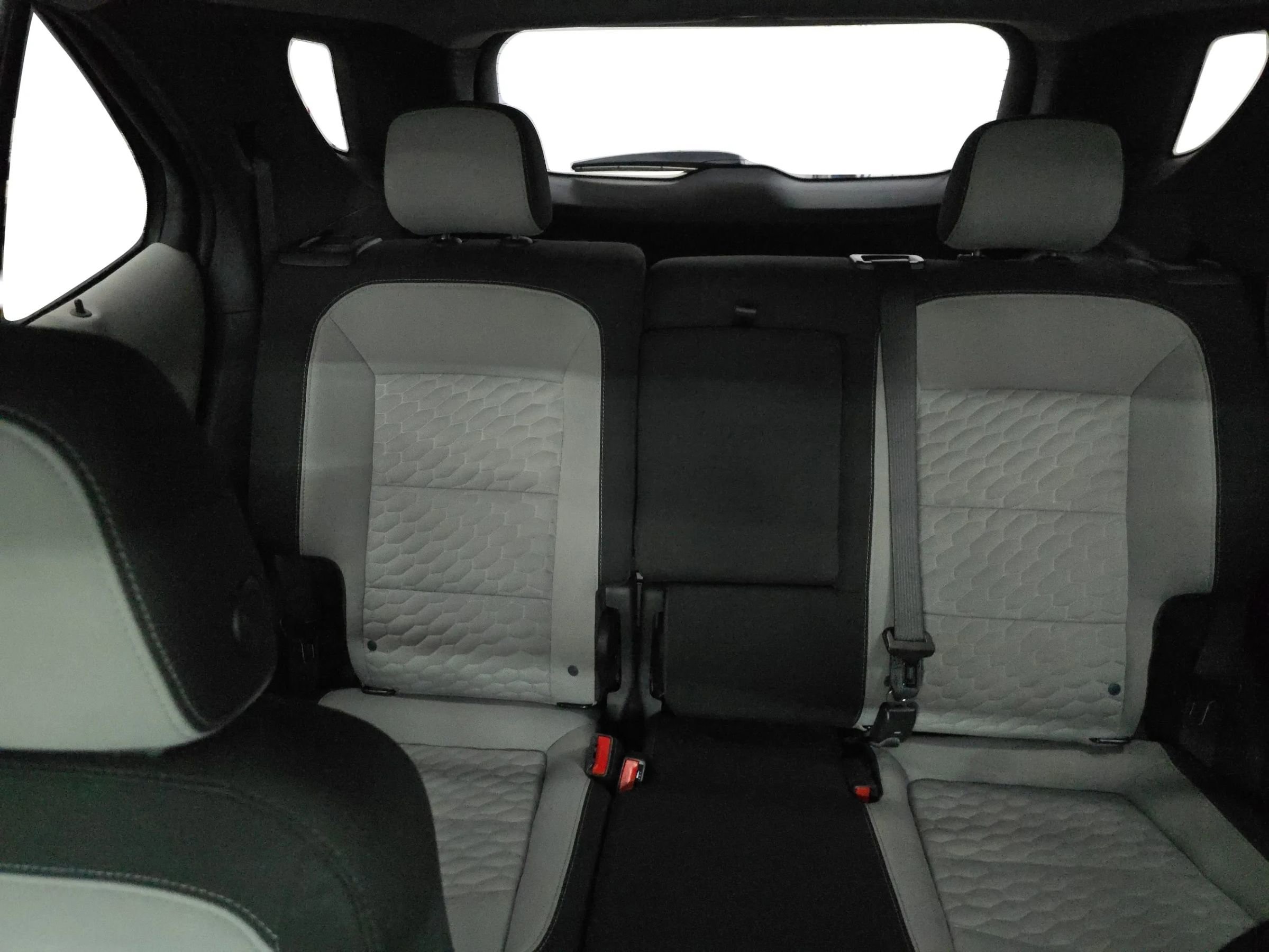 Used 2021 Chevrolet Equinox LS image 31