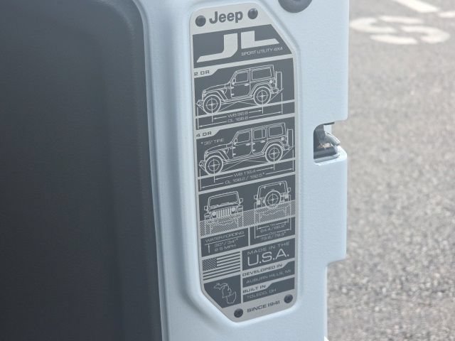 Used 2024 Jeep Wrangler High Altitude AWD/4WD image 38