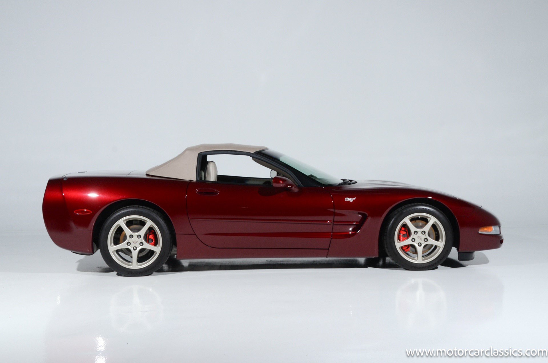 Used 2003 Chevrolet Corvette Coupe w/ Preferred Equipment Group1 RWD image 12