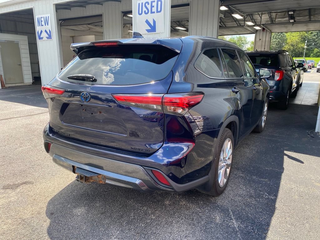 Used 2021 Toyota Highlander Limited AWD/4WD image 4