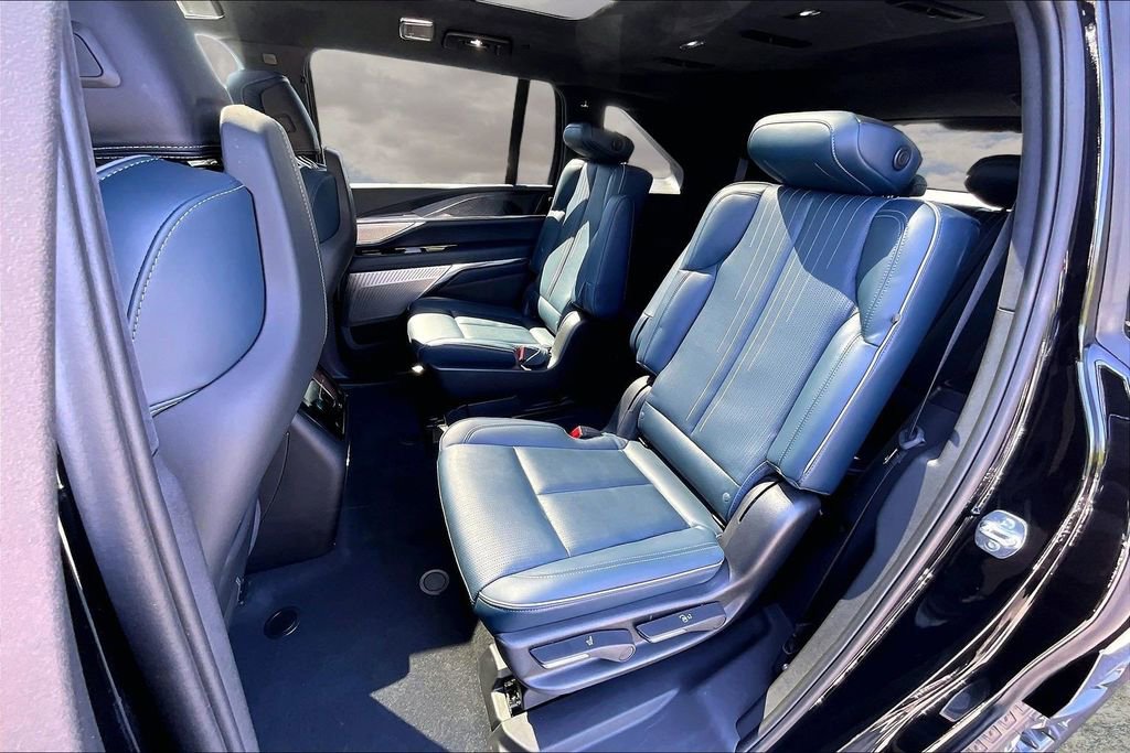 Certified 2025 Cadillac Escalade IQ Sport 2 w/ LPO, ONYX Package AWD/4WD image 22