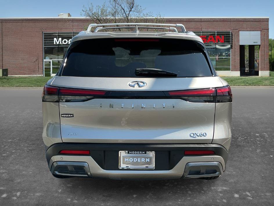 Used 2025 INFINITI QX60 Sensory w/ Vision Package AWD/4WD image 3