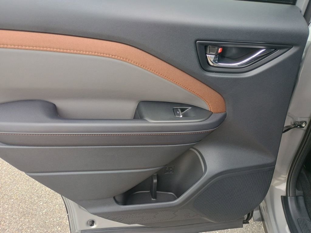 Used 2025 Subaru Forester Sport image 15