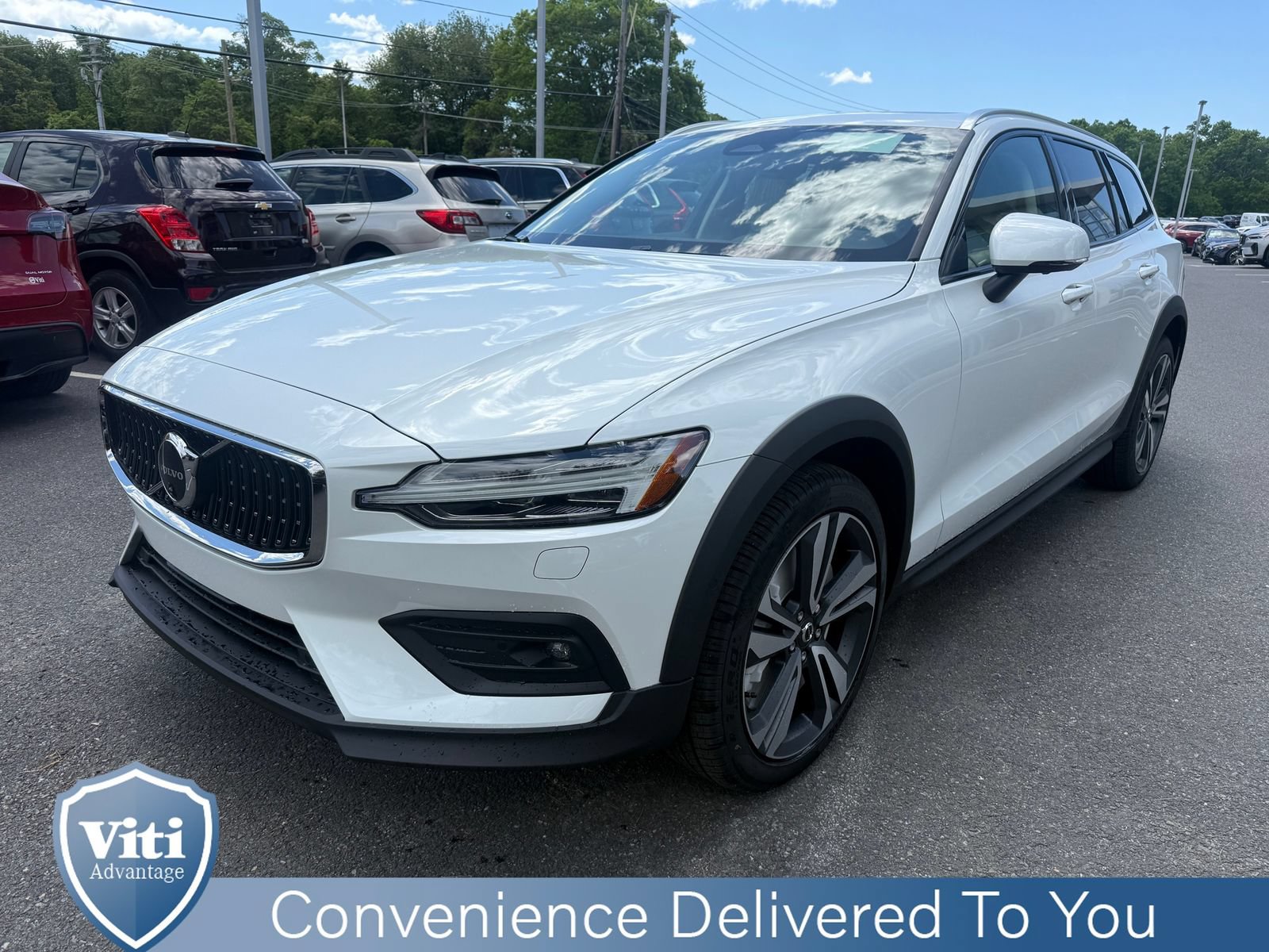New 2026 Volvo V60 B5 Cross Country Plus w/ Protection Package Premier AWD/4WD image 4