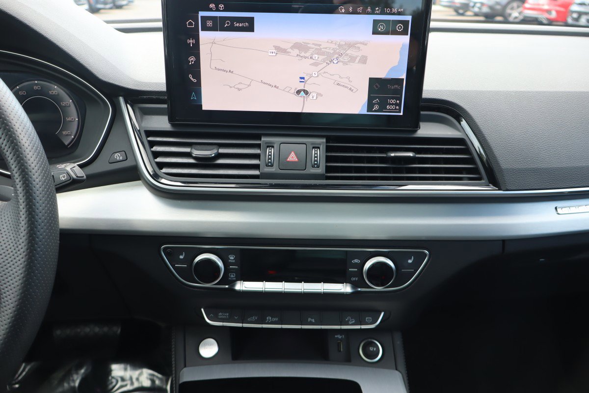 Used 2025 Audi Q5 e Premium Plus image 11