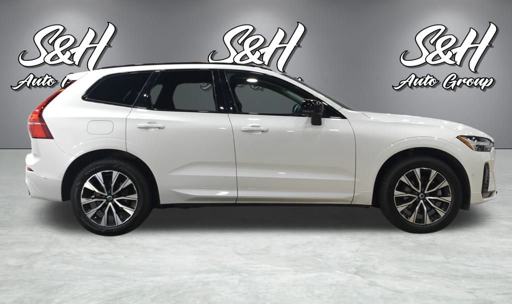 Used 2023 Volvo XC60 B5 Plus image 19