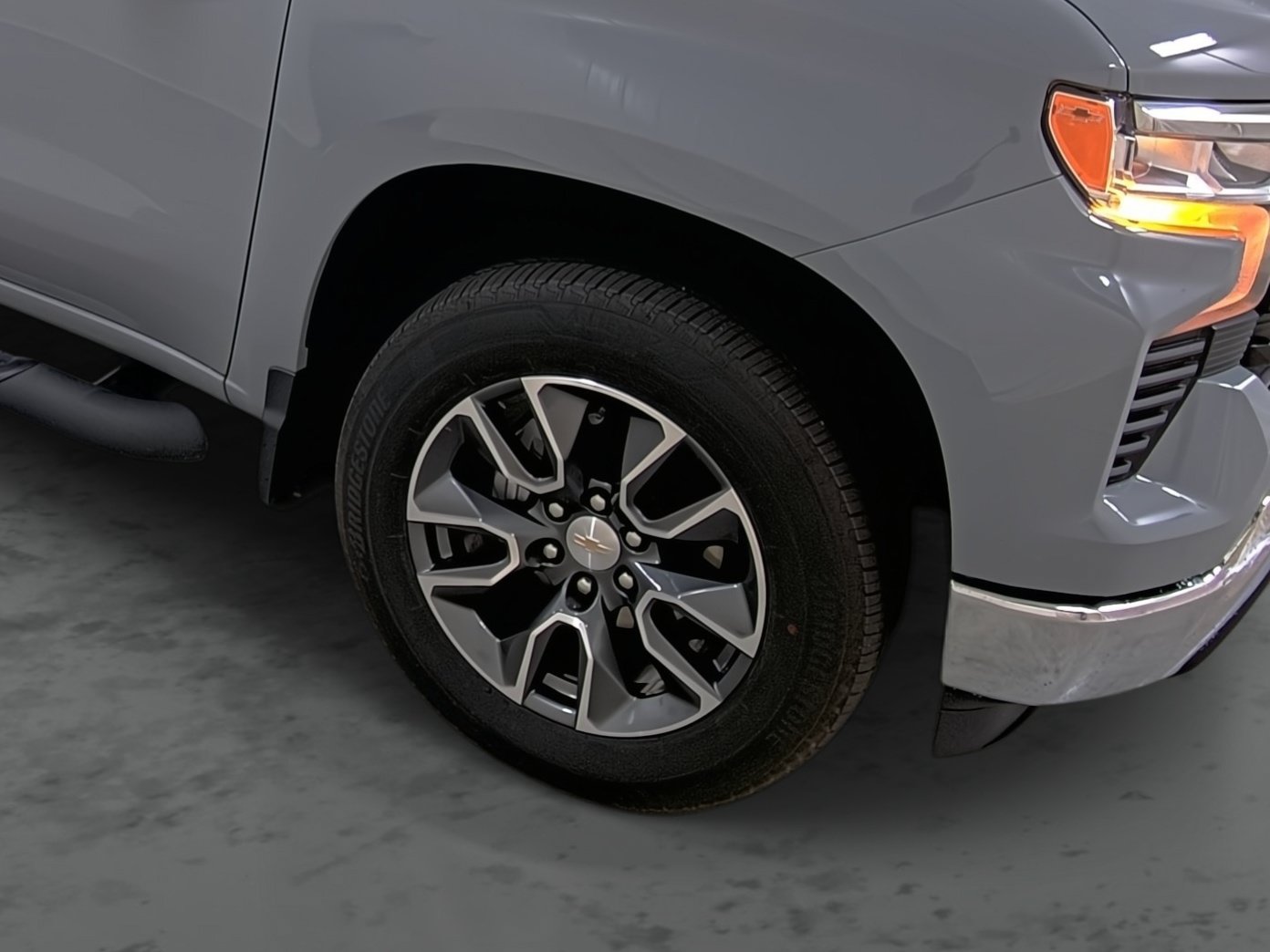 Used 2024 Chevrolet Silverado 1500 LT AWD/4WD image 14