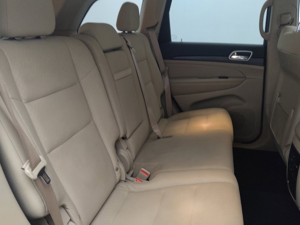 Used 2022 Jeep Grand Cherokee Laredo E AWD/4WD image 19