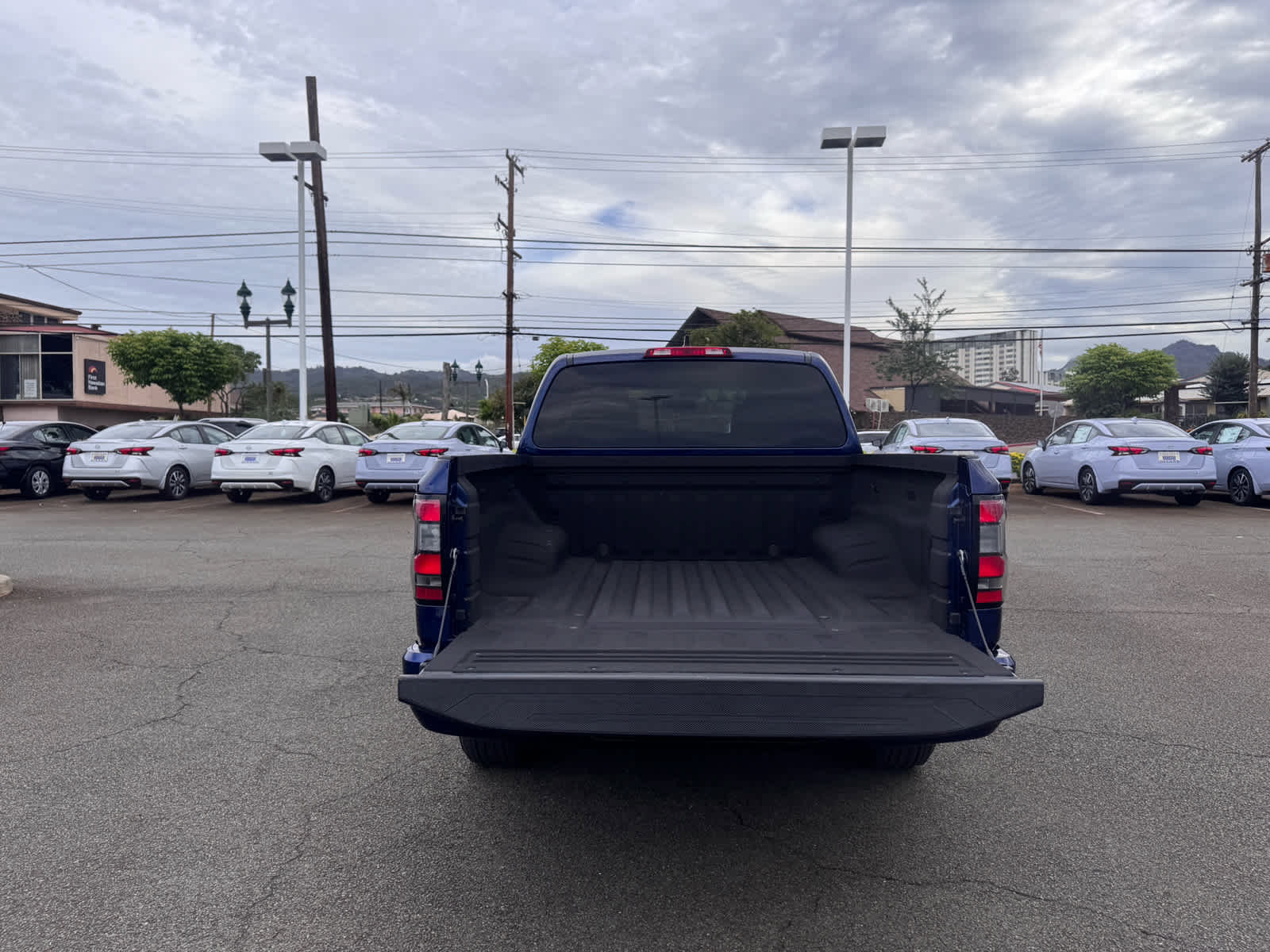 Used 2022 Nissan Frontier SV w/ Technology Package image 11