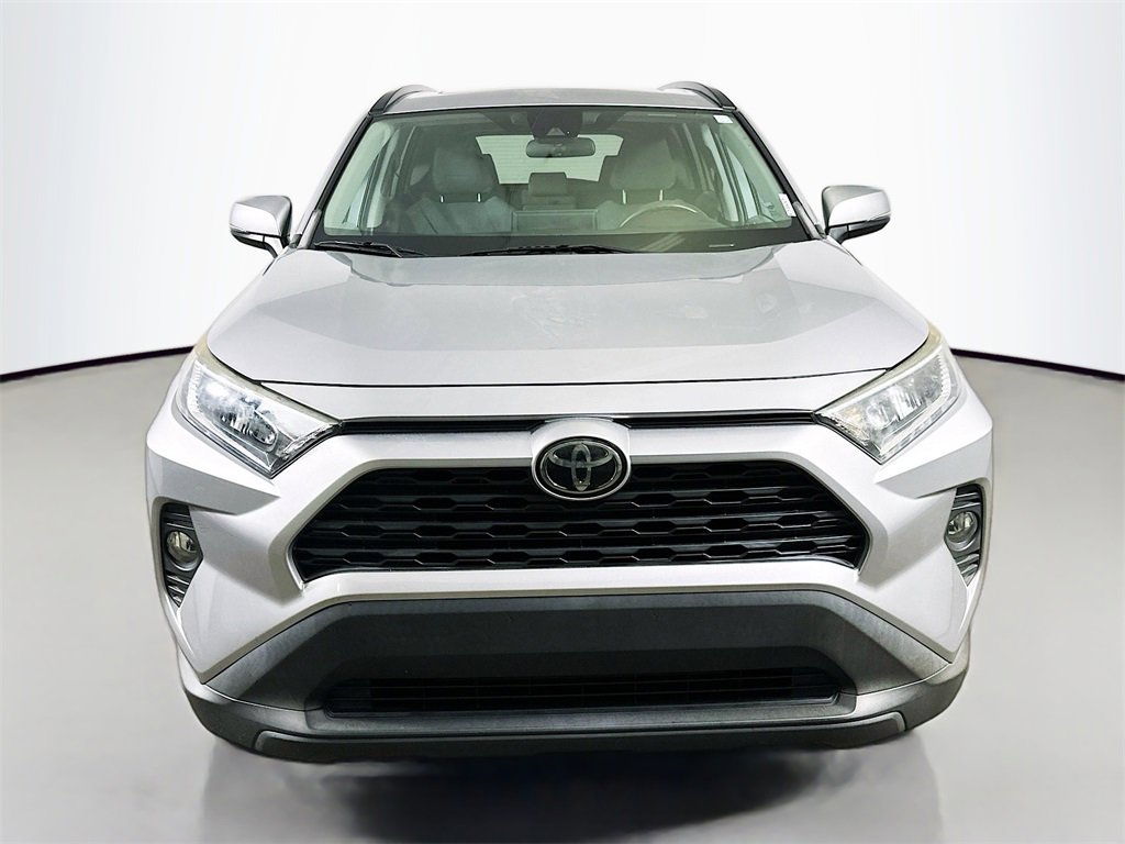Used 2019 Toyota RAV4 XLE image 2