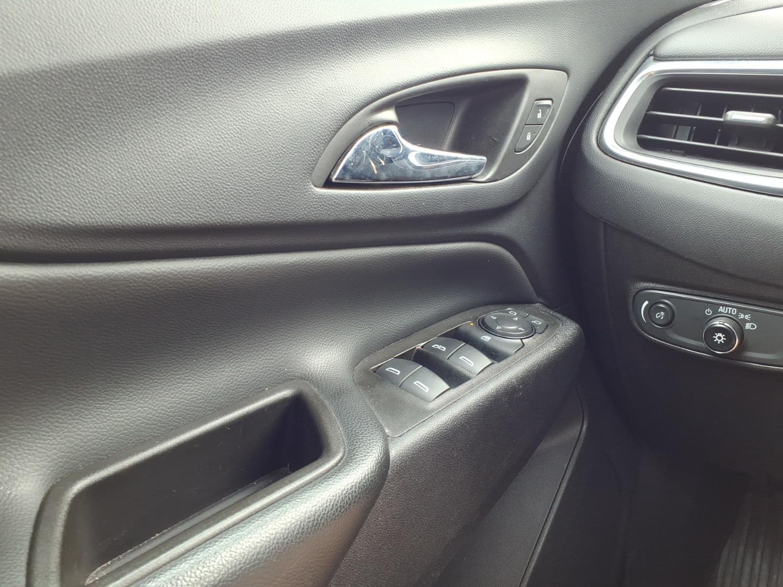 Used 2023 Chevrolet Equinox LT AWD/4WD image 16