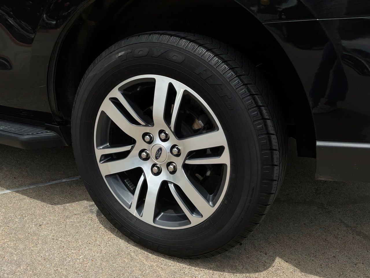 Used 2024 Ford Expedition Limited AWD/4WD image 8