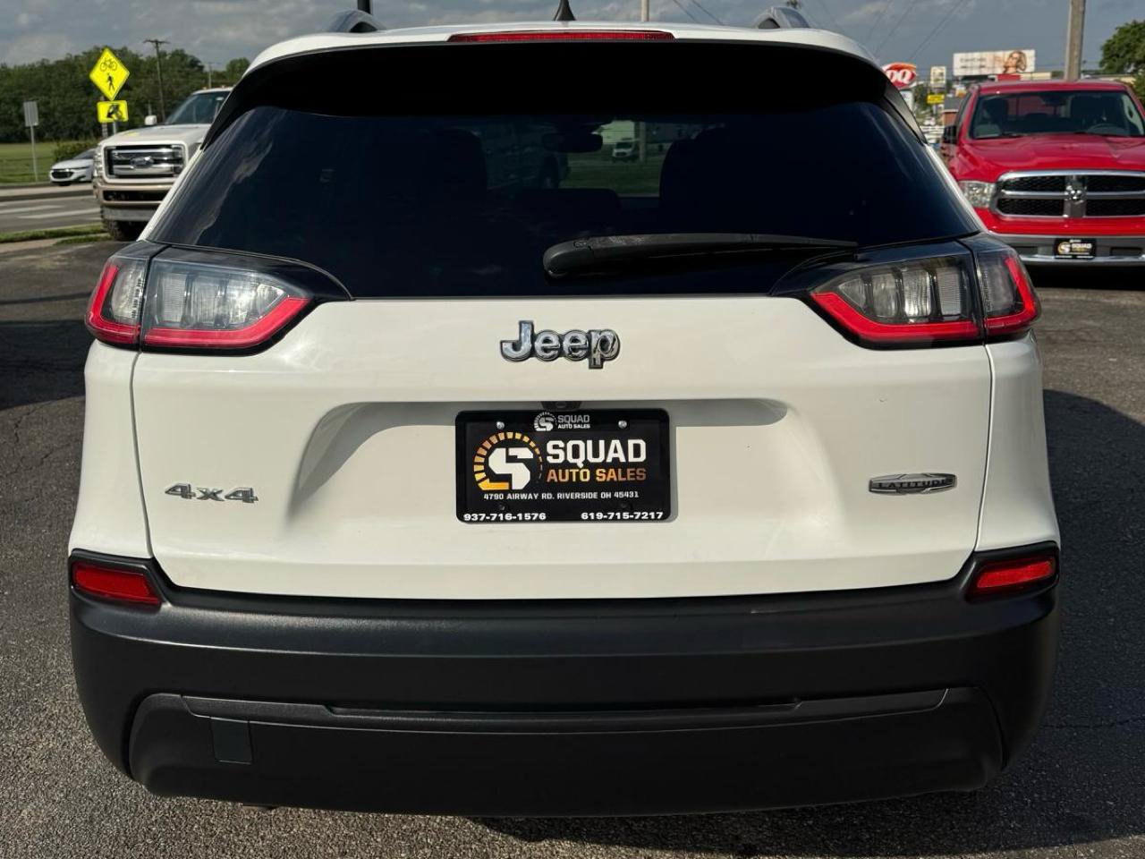 Used 2021 Jeep Cherokee Latitude AWD/4WD image 4