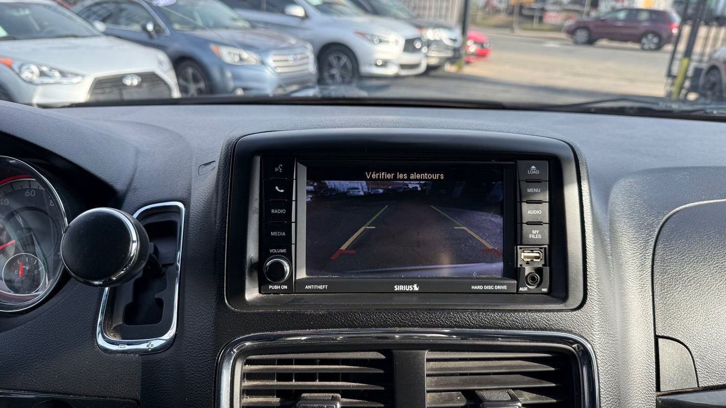Used 2018 Dodge Grand Caravan SXT FWD image 15