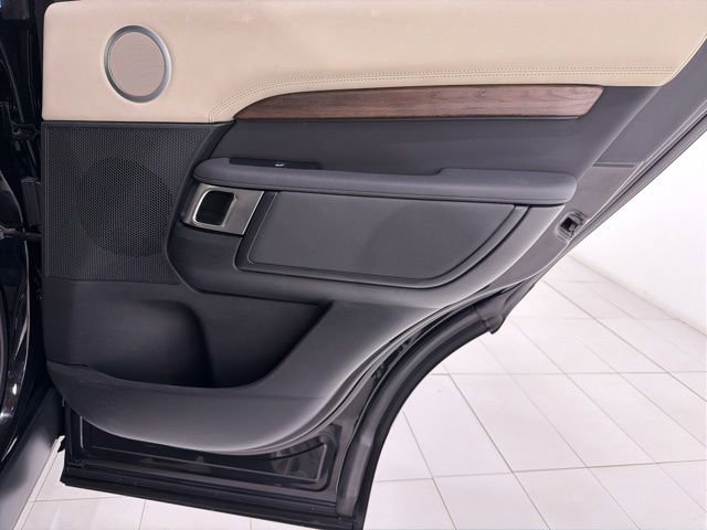 Used 2019 Land Rover Discovery HSE AWD/4WD image 44
