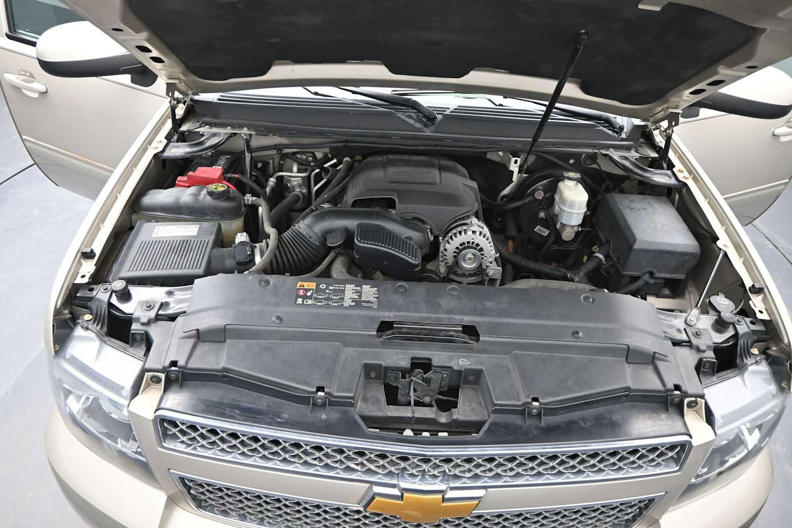 Used 2014 Chevrolet Tahoe LT w/ Luxury Package RWD image 38
