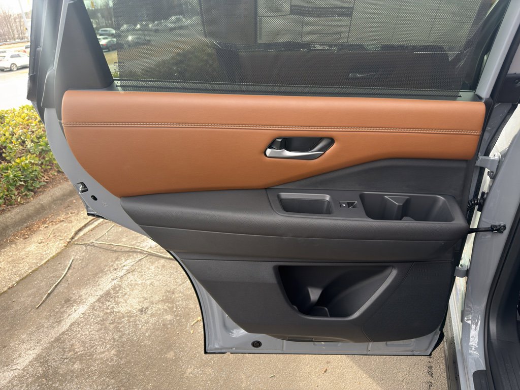 New 2026 Nissan Pathfinder Platinum image 33