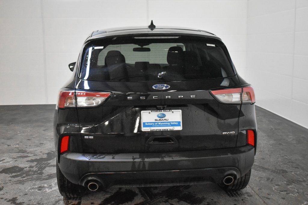 Used 2022 Ford Escape SE w/ SE Sport Appearance Package image 7