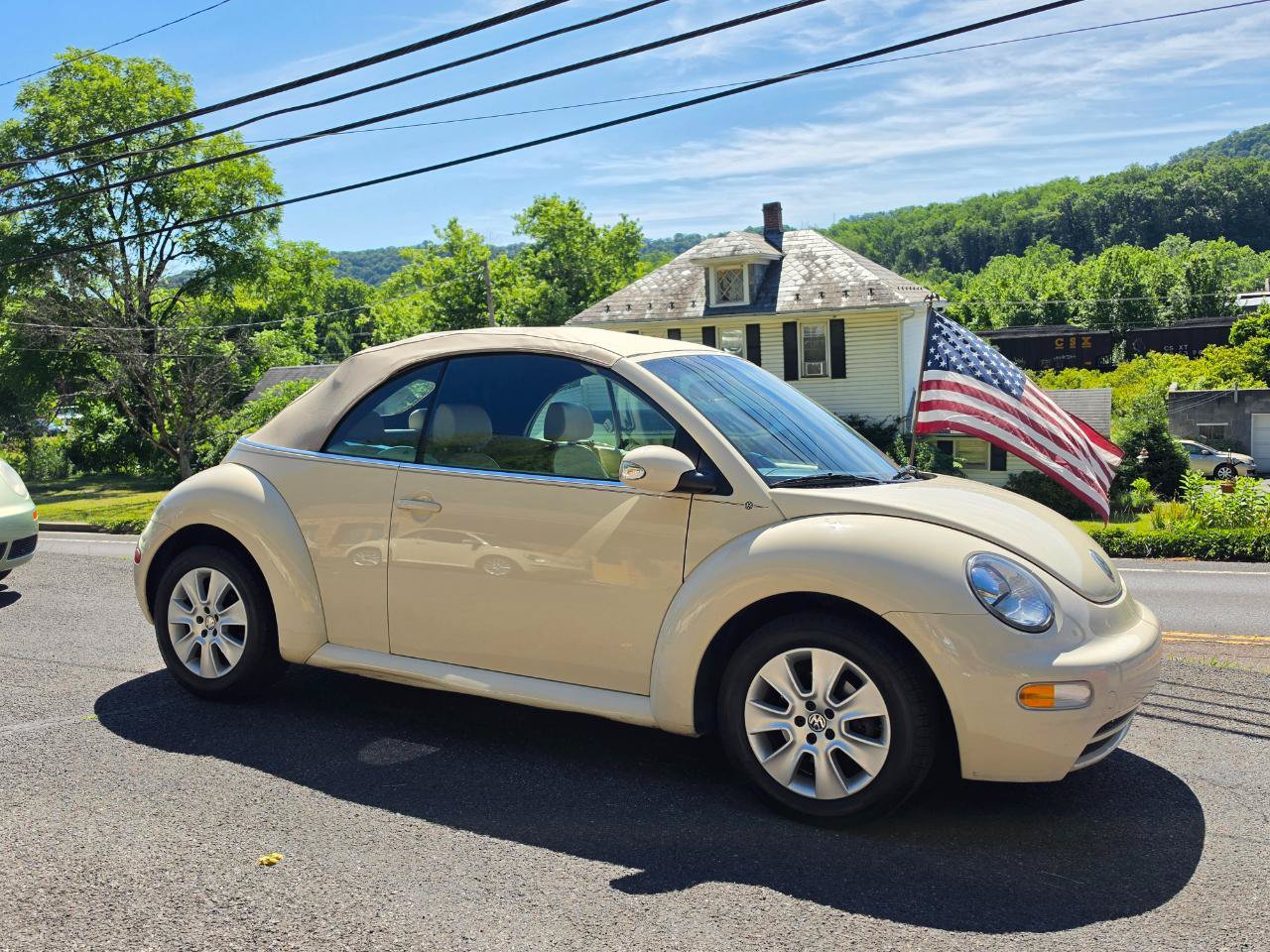 Used 2005 Volkswagen Beetle GL FWD image 4