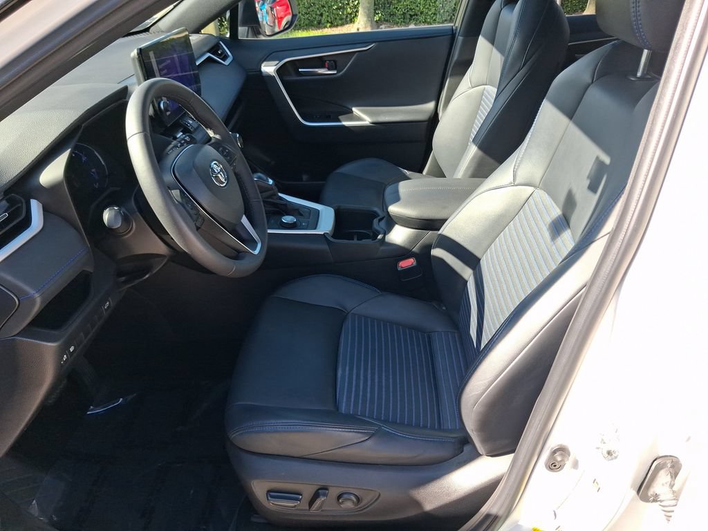 Used 2023 Toyota RAV4 XSE AWD/4WD image 12