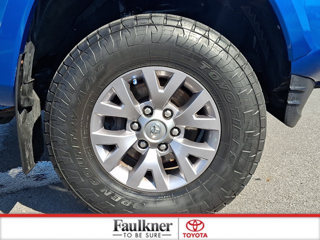 Certified 2016 Toyota Tacoma SR5 w/ SR5 Appearance Package (SN) AWD/4WD image 8