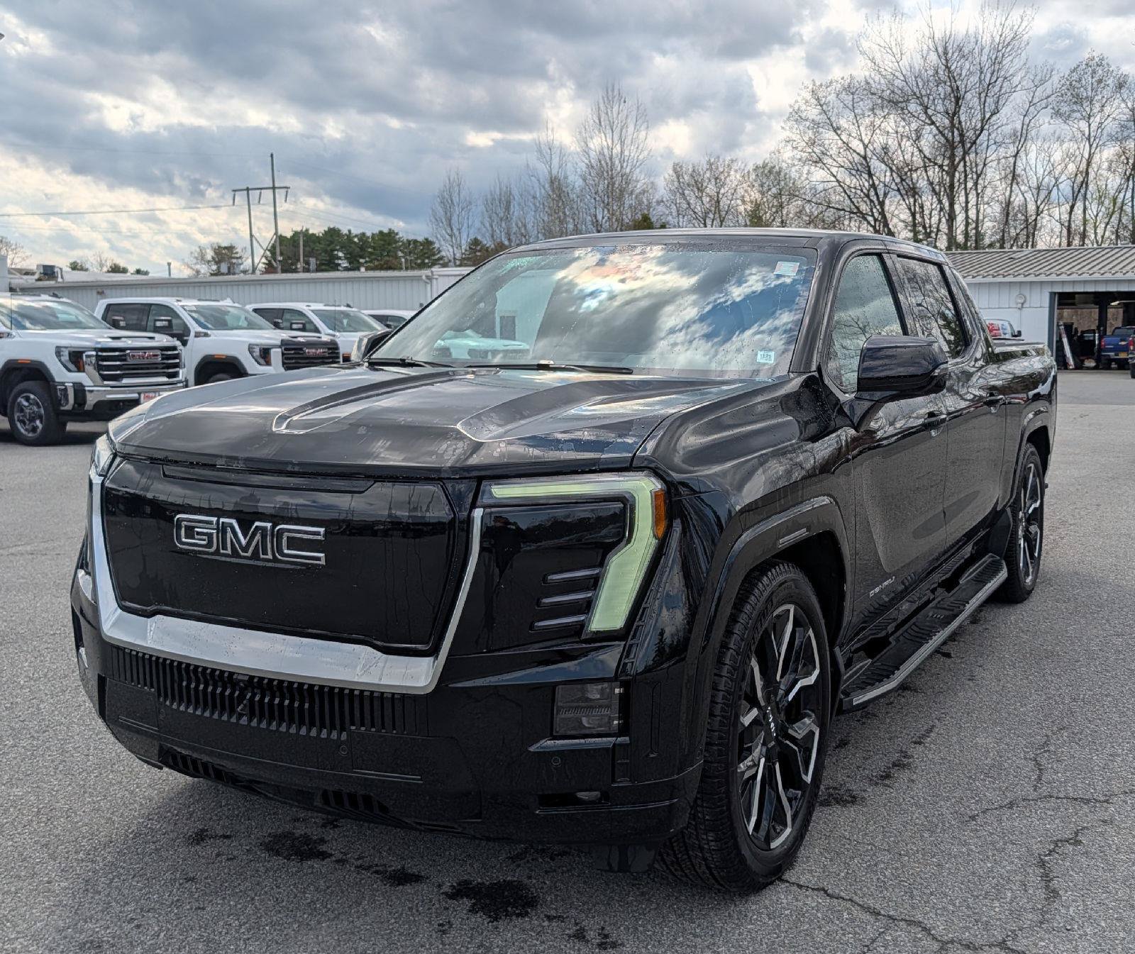 Certified 2025 GMC Sierra EV Denali AWD/4WD image 4