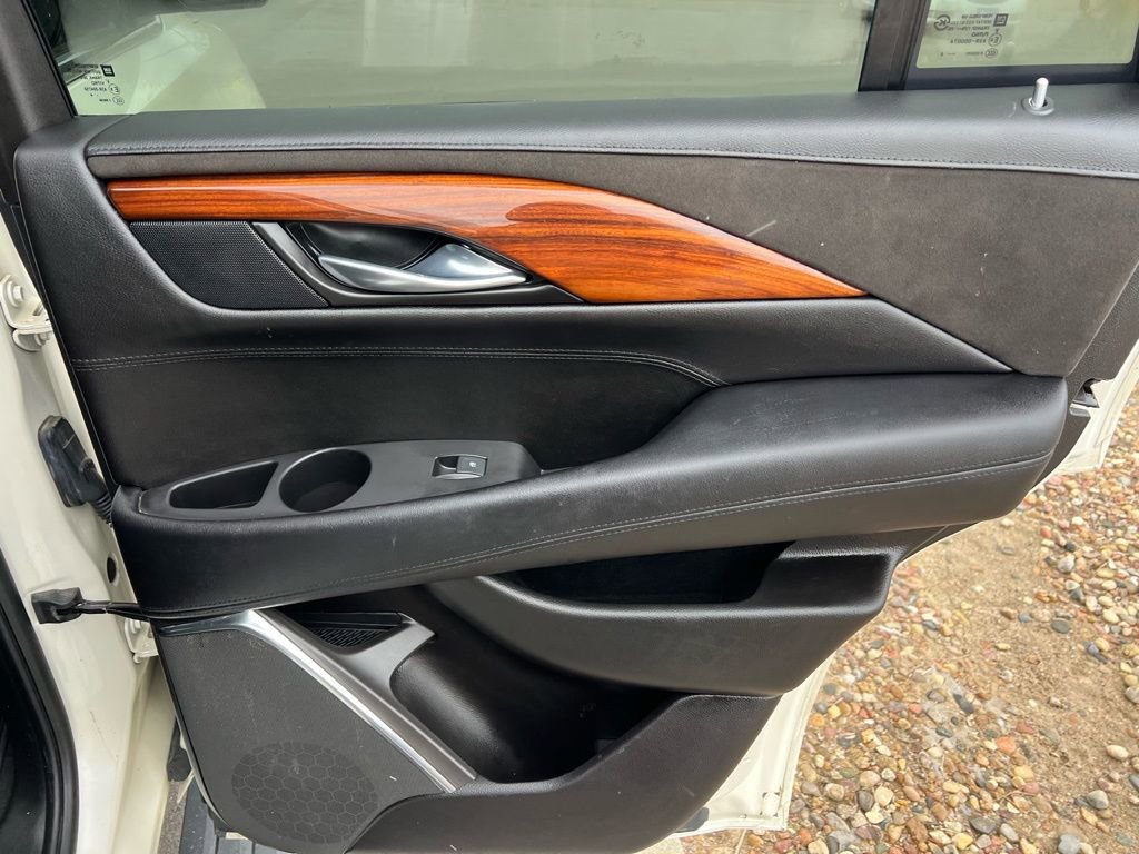 Used 2015 Cadillac Escalade Premium image 28