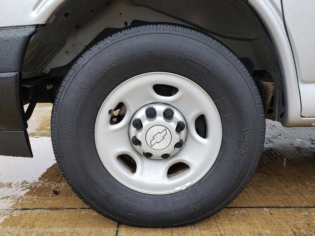 Used 2017 Chevrolet Express 2500 LS image 27